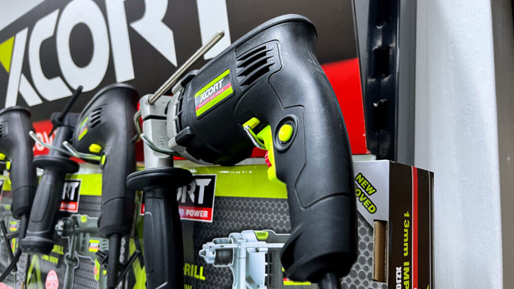 Exhibición de Taladros XCORT - Comercial Los Todos